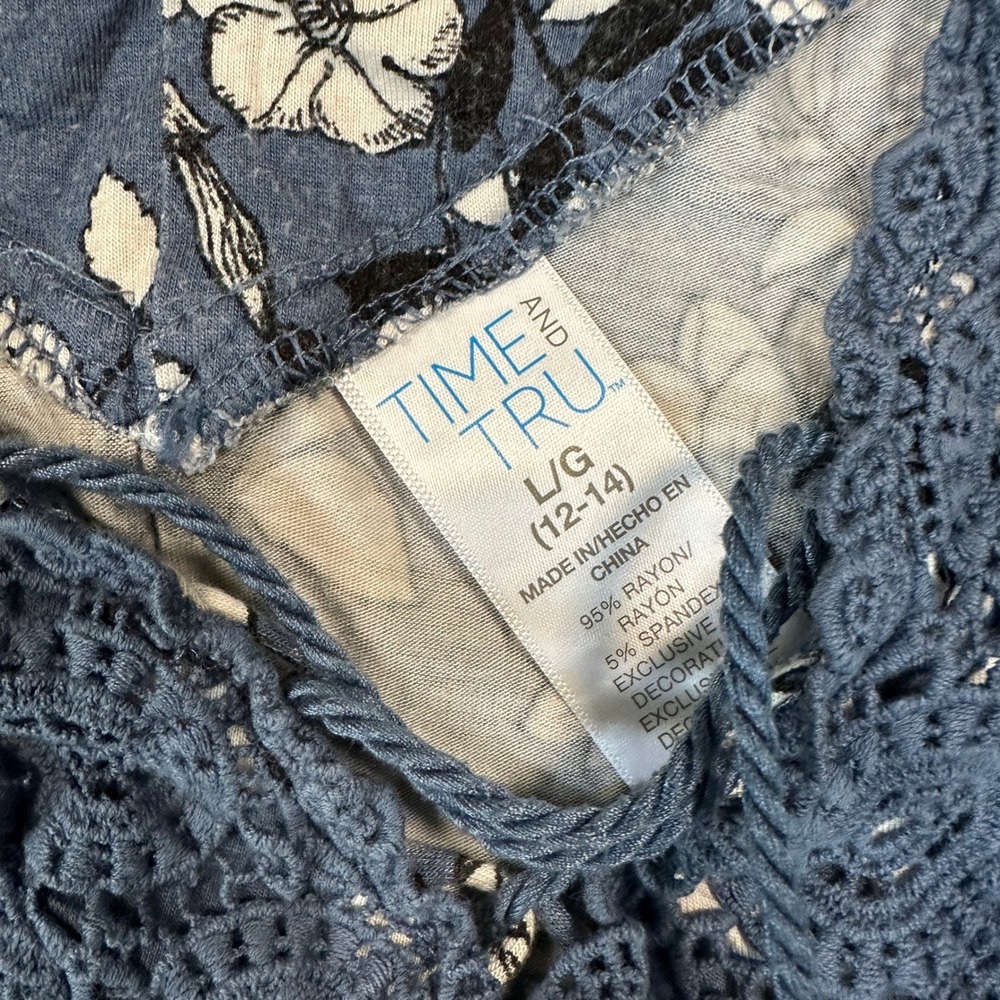 Time and Tru Cold Shoulder Floral Top Large Blue Crochet Lace Rayon Blend - Picture 3 of 7